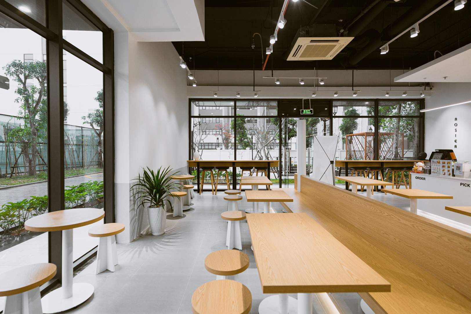 Construction of Rosier Café - Vinhomes Smart City 