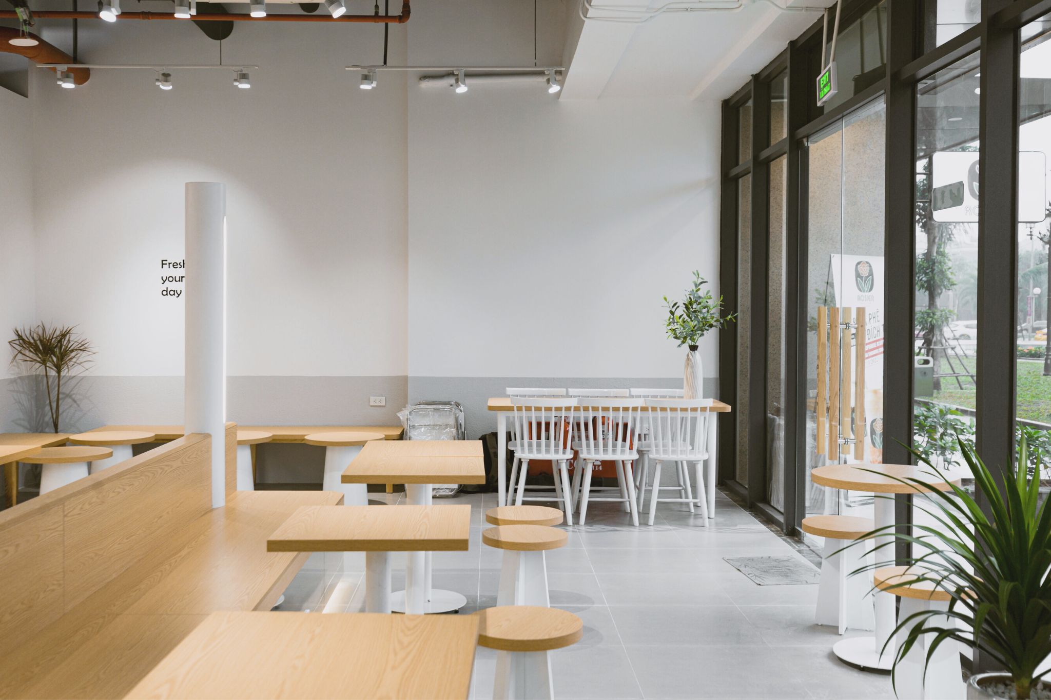 Construction of Rosier Café - Vinhomes Smart City 
