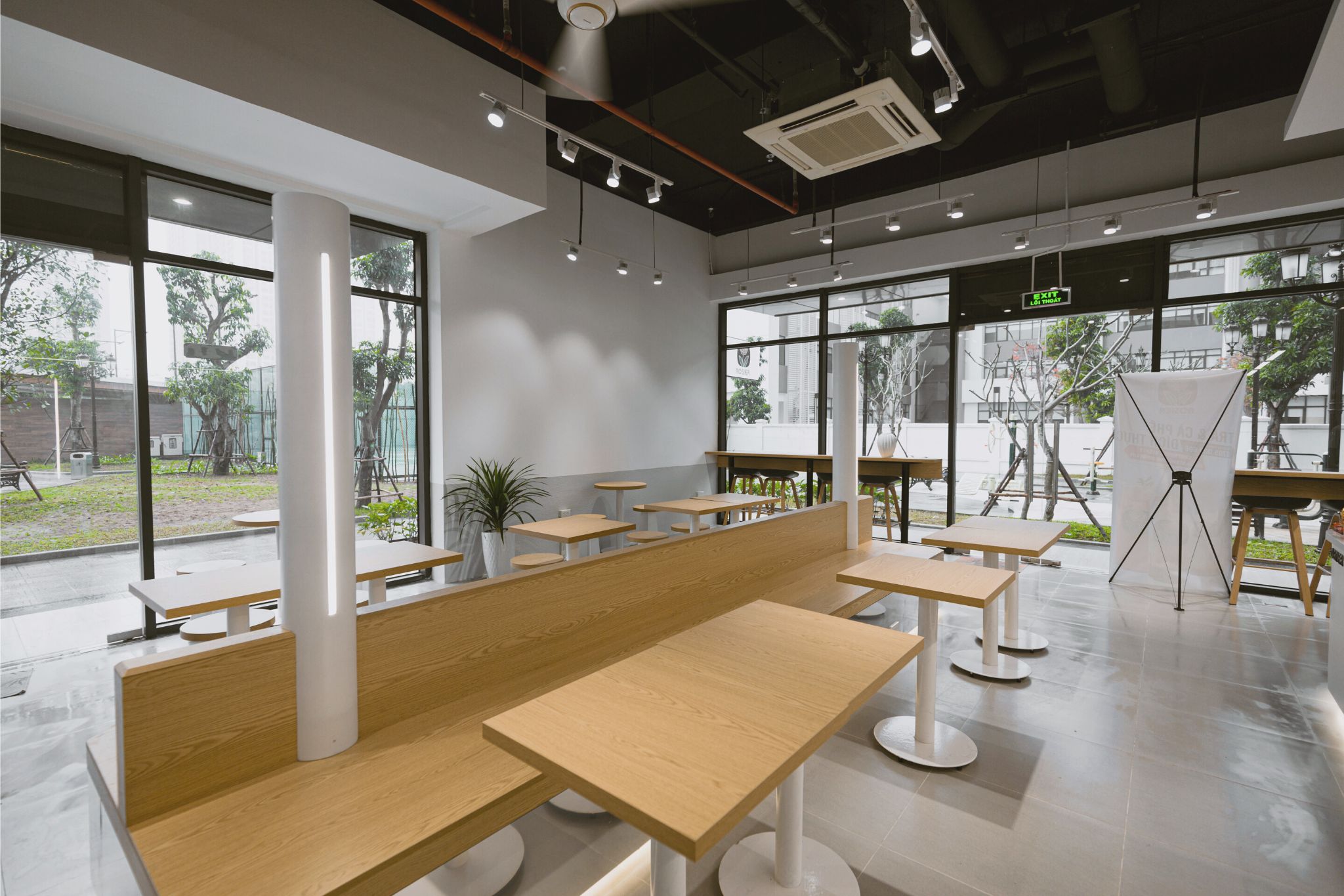 Construction of Rosier Café - Vinhomes Smart City 