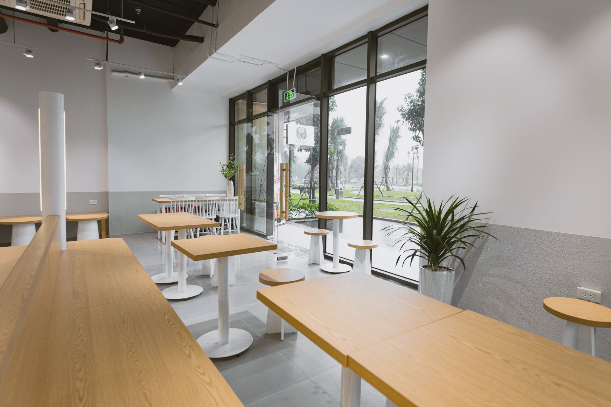 Construction of Rosier Café - Vinhomes Smart City 