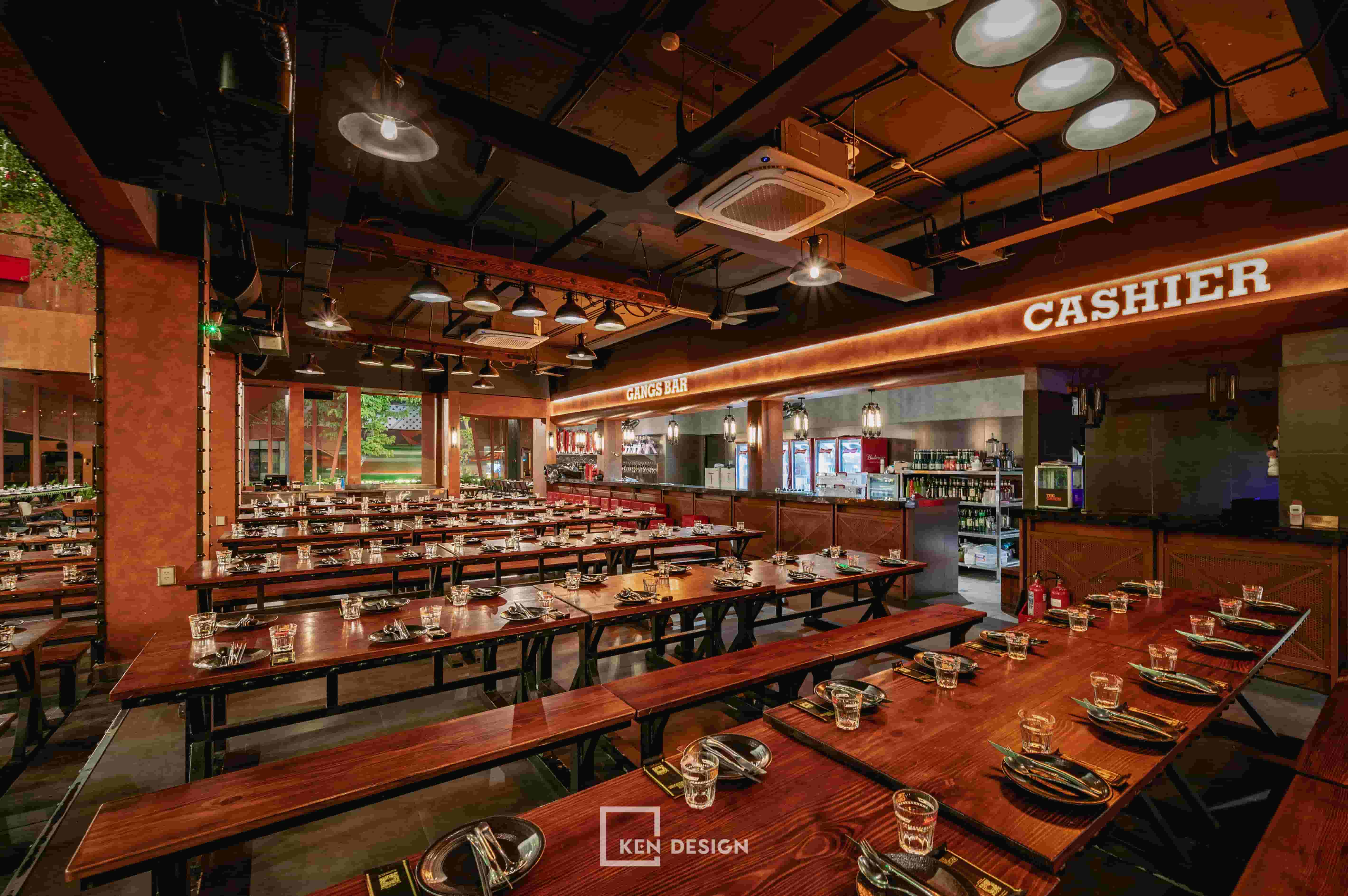 Construction of The Gangs Airport Restaurant in Go Vap