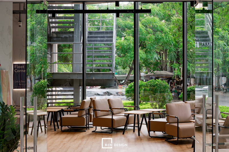 Construction of the FLOW HAUS Coworking Café