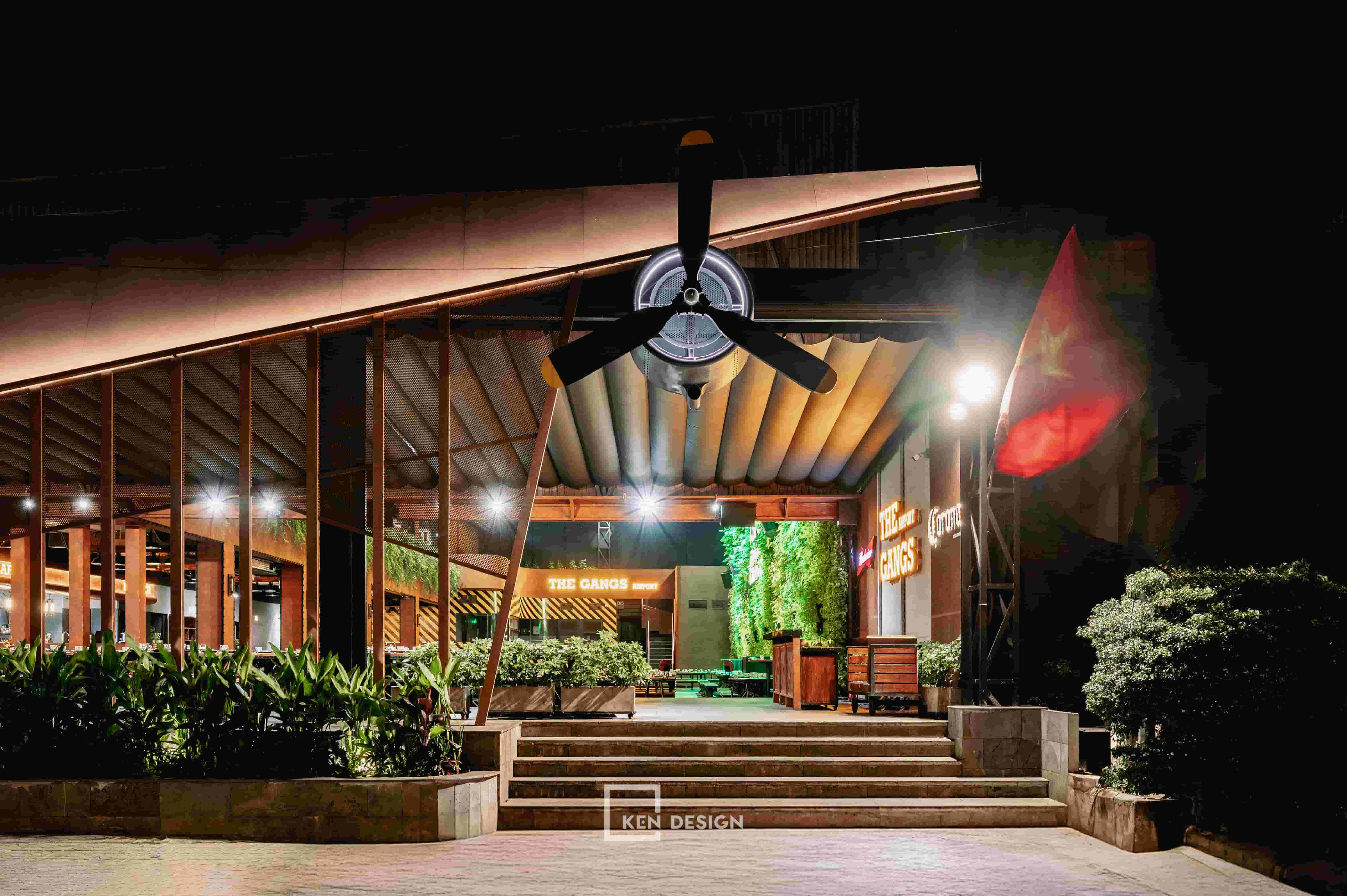 Construction of The Gangs Airport Restaurant in Go Vap