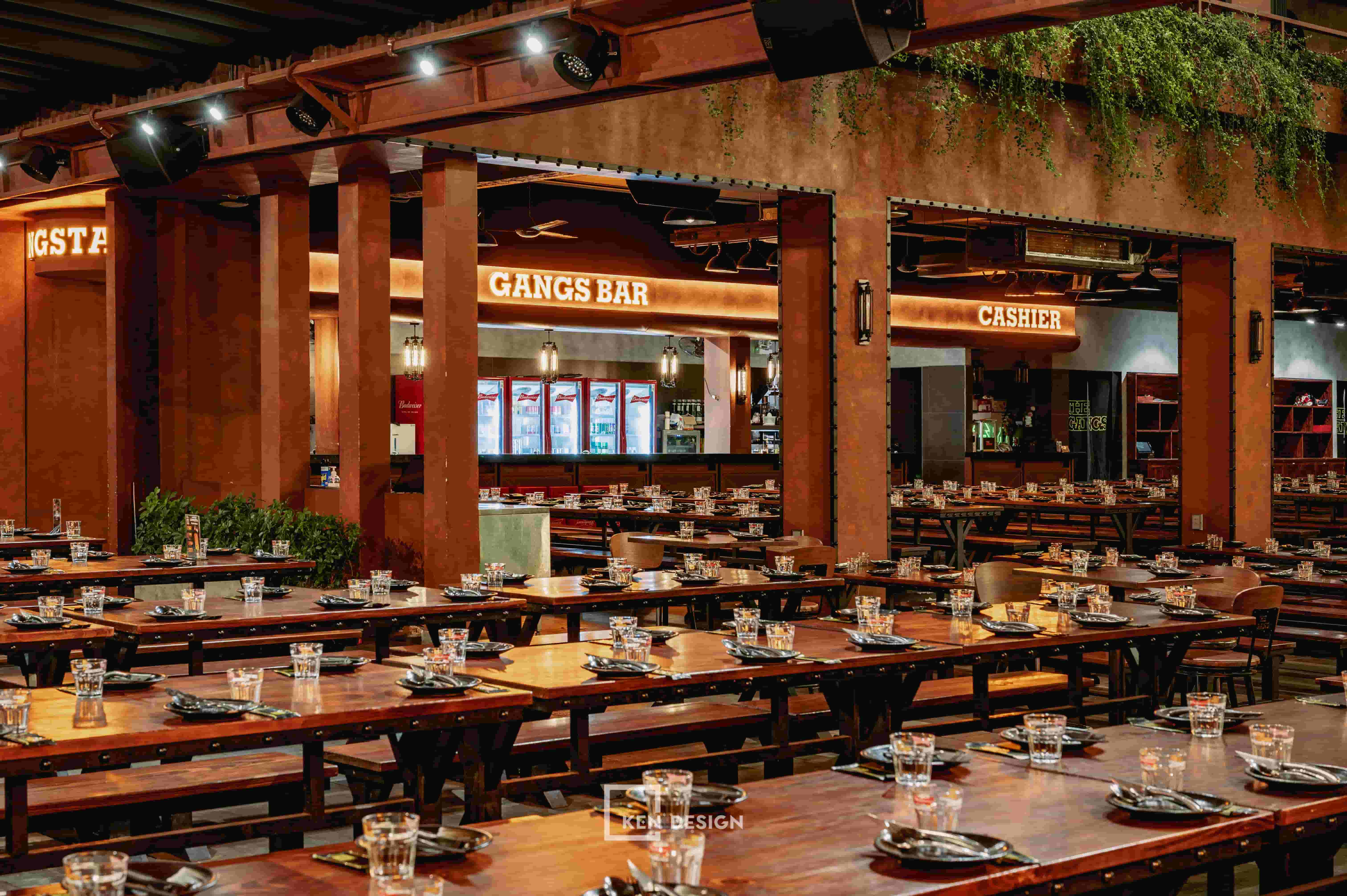 Construction of The Gangs Airport Restaurant in Go Vap