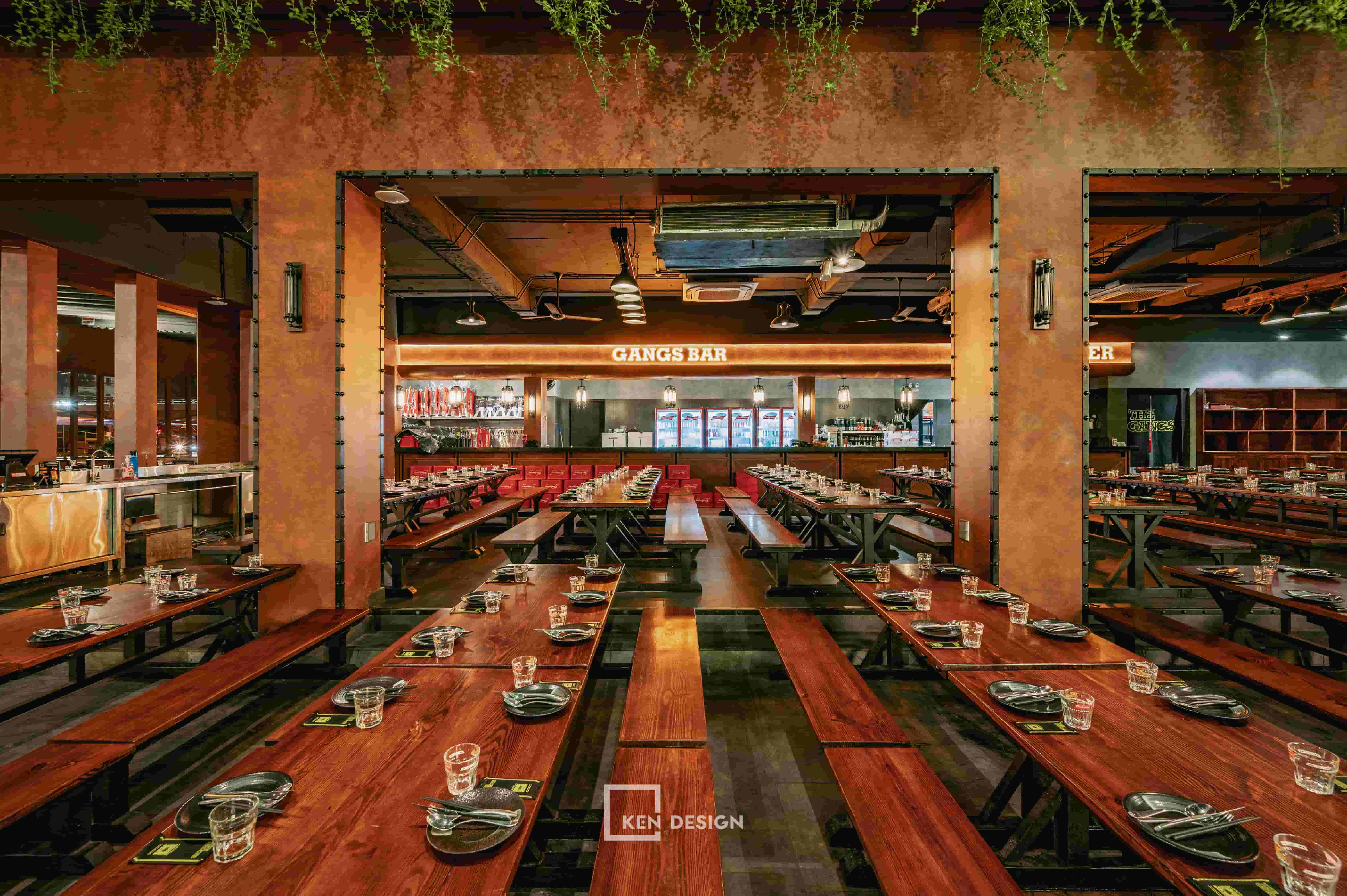 Construction of The Gangs Airport Restaurant in Go Vap