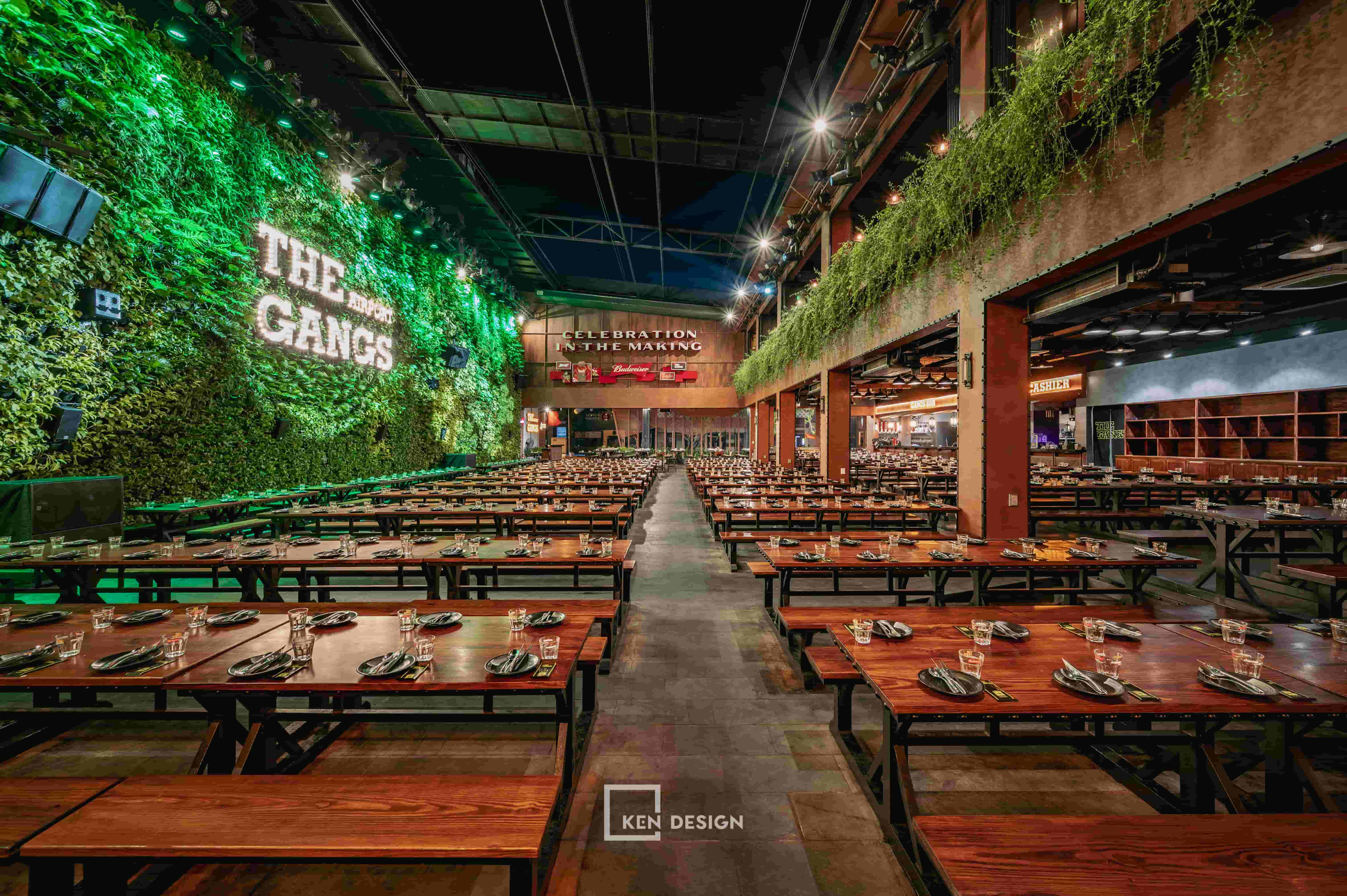 Construction of The Gangs Airport Restaurant in Go Vap