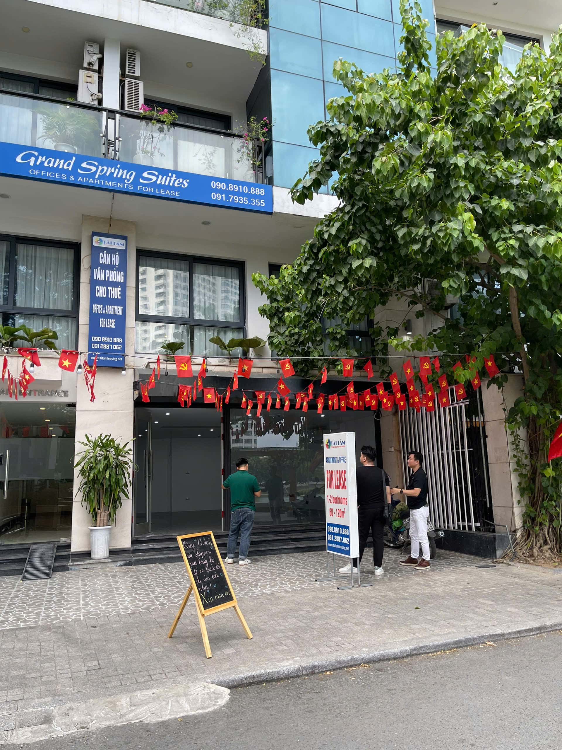 Design of Phieu Cafe in Hanoi, Vietnam